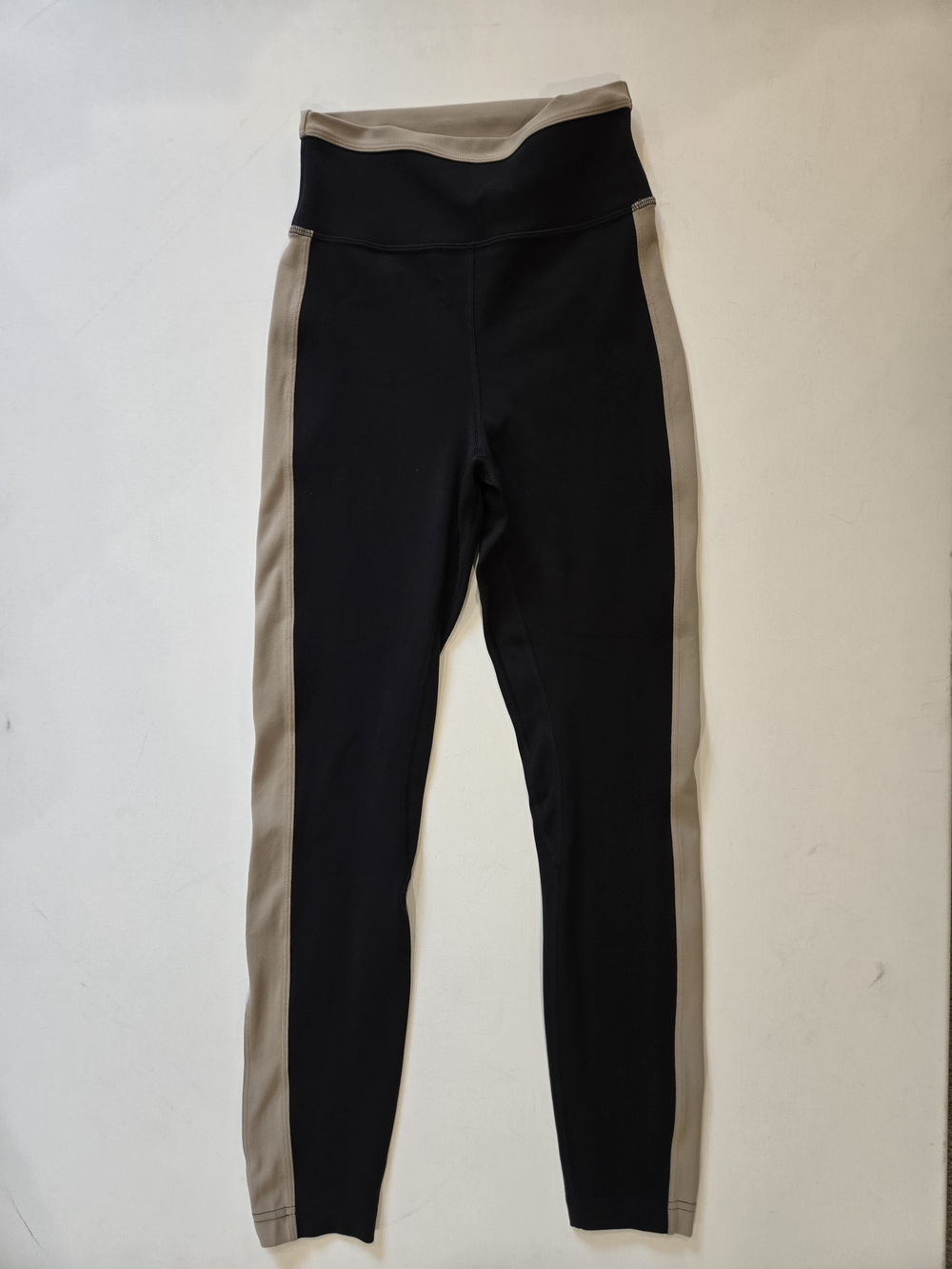 NWOT- lululemon athletica Nulu High-Rise Black & Tan Stripe 25" Legging Size 4 - Picture 7 of 11